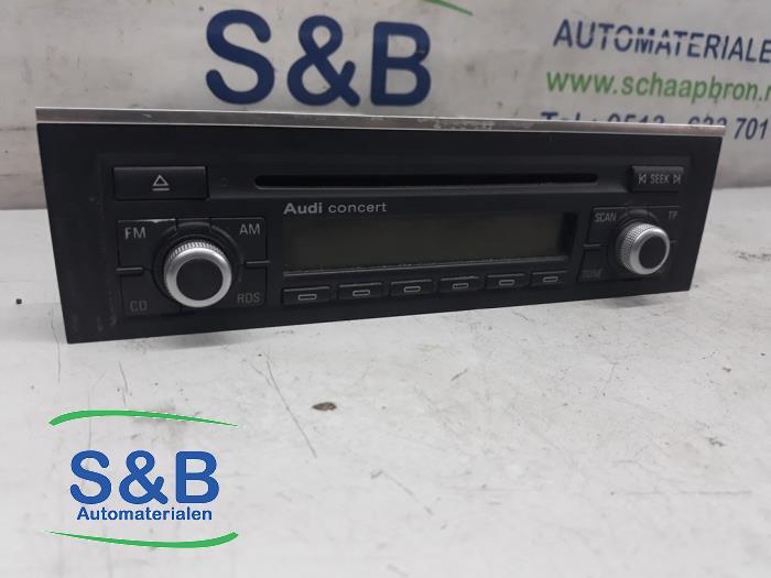 Radio Audi A4 2.0 20V - 8E0035186D OEM 