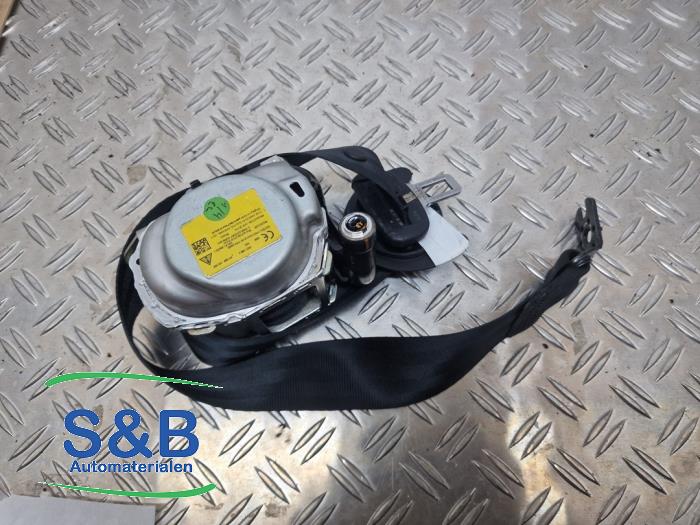 Audi A4 Front seatbelts, left stock