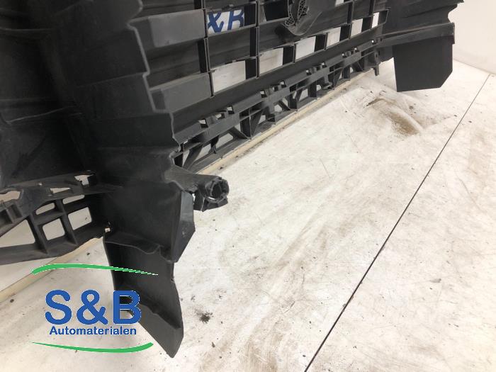 Używane Grill Volkswagen Crafter 2.0 TDI Cena € 70,00 Procedura marży oferowane przez Schaap & Bron