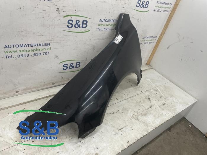 Front wing, left from a Volkswagen Touareg (7LA/7L6) 2.5 TDI R5 2006