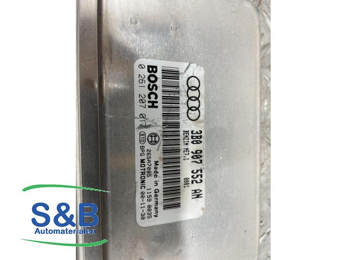 Używane Komputer pokladowy Audi A6 (C5) 2.4 V6 30V Cena € 75,00 Procedura marży oferowane przez Schaap & Bron