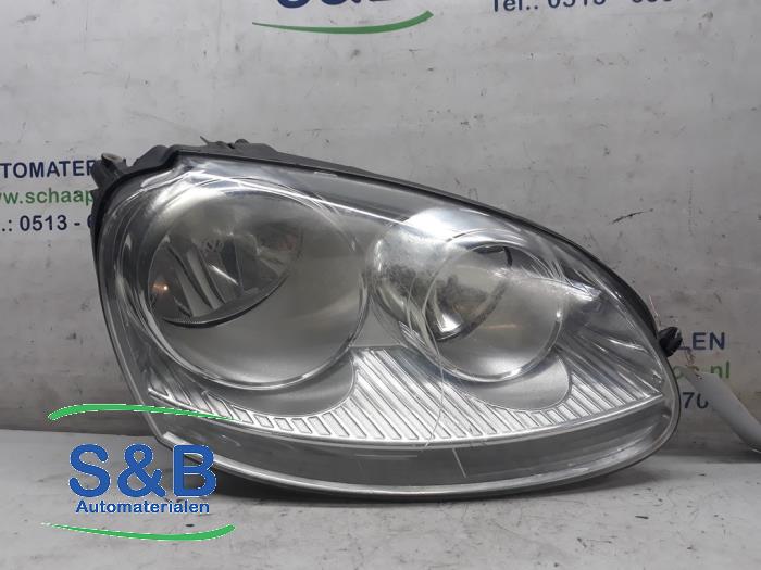 Headlight, right from a Volkswagen Golf V (1K1) 1.4 16V 2004