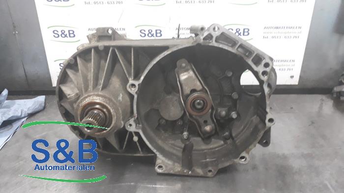 Getriebe Volkswagen Transporter T5 1.9 TDi - FJJ144086 AXC FJJ