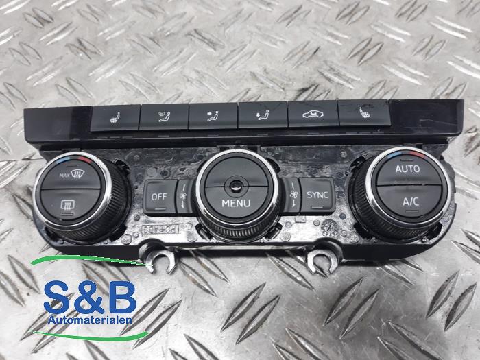 Używane Panel climatronic Skoda Octavia (5EAA) 1.6 TDI 16V Cena € 75,00 Procedura marży oferowane przez Schaap & Bron