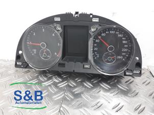 Used Instrument panel Volkswagen Passat Variant (365) 2.0 TDI 16V 170 Price € 125,00 Margin scheme offered by Schaap & Bron