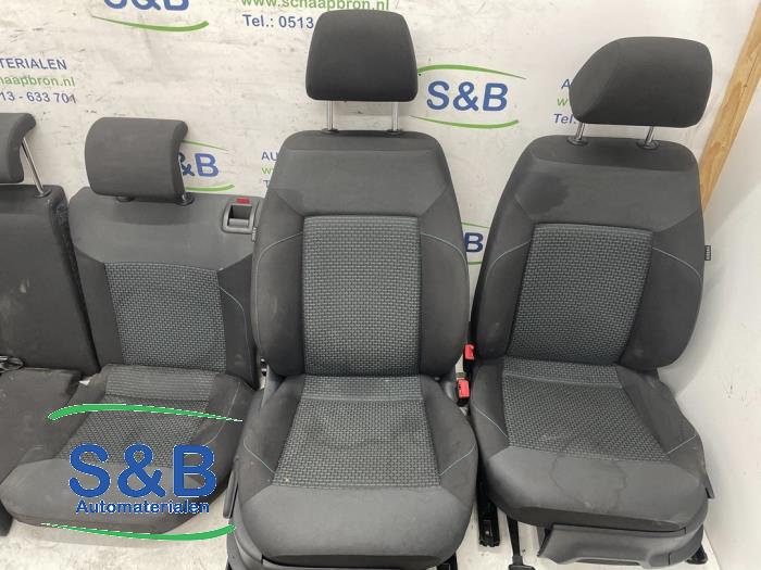 Seats + rear seat (complete) from a Volkswagen Polo V (6R)  2011