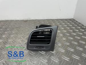 Usagé Grille aération tableau de bord Volkswagen Golf VII (AUA) 1.2 TSI 16V Prix € 20,00 Règlement à la marge proposé par Schaap & Bron