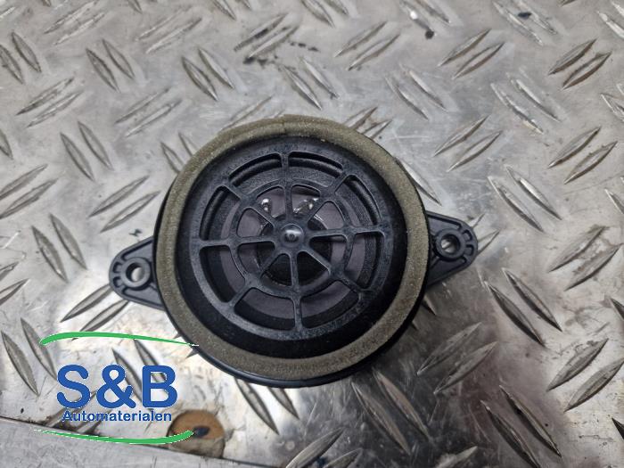 Używane Glosnik Audi Q3 (8UB/8UG) 1.4 TFSI 16V Cena € 15,00 Procedura marży oferowane przez Schaap & Bron
