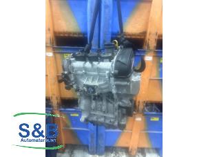 Engine from a Volkswagen Up! (121) 1.0 12V EcoFuel 2014