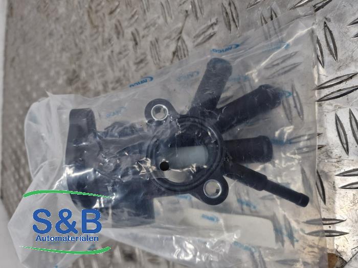 Begagnade Termostathus Volkswagen Golf III (1H1) 1.4 CL Pris € 30,25 Inklusive moms erbjuds av Schaap & Bron
