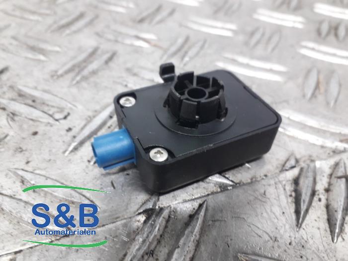 Używane Antena GPS Skoda Fabia III Combi (NJ5) 1.2 TSI 16V Greentech Cena € 15,00 Procedura marży oferowane przez Schaap & Bron