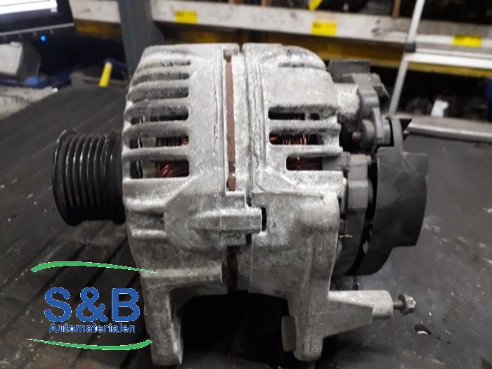 Dynamo van een Volkswagen Golf V (1K1) 1.4 16V 2006