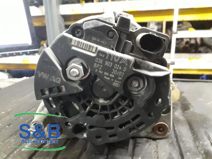 Dynamo van een Volkswagen Golf V (1K1) 1.4 16V 2006