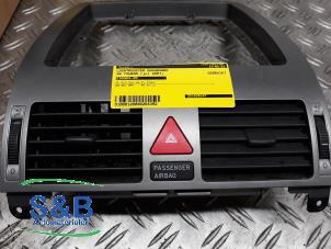 Used Dashboard vent Volkswagen Touran (1T1/T2) 1.4 16V TSI 140 Price € 25,00 Margin scheme offered by Schaap & Bron