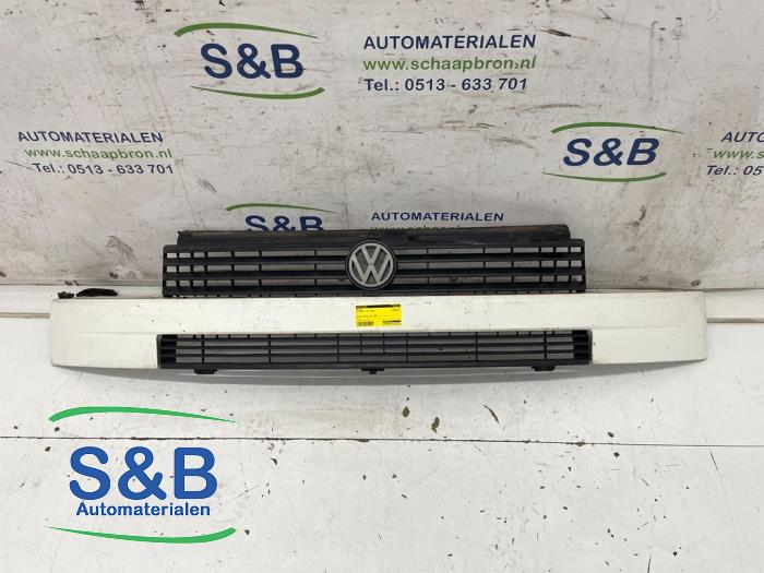 Begagnade Grill Volkswagen Transporter/Caravelle T4 1.9 D,Caravelle Pris € 75,00 Marginaltabell erbjuds av Schaap & Bron
