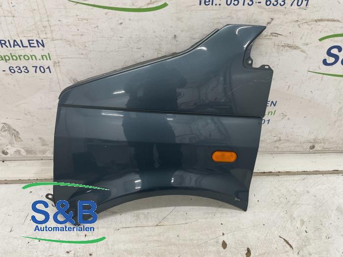 Używane Ekran lewy przód Volkswagen Transporter T5 1.9 TDi Cena € 50,00 Procedura marży oferowane przez Schaap & Bron