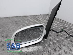 Used Wing mirror, left Volkswagen Touran (1T1/T2) 1.9 TDI 105 Euro 3 Price € 50,00 Margin scheme offered by Schaap & Bron