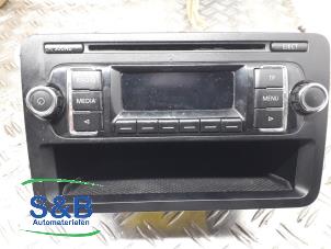 Usagé Radio/Lecteur CD Seat Toledo (NHAA) 1.6 TDI 16V 105 Prix € 75,00 Règlement à la marge proposé par Schaap & Bron