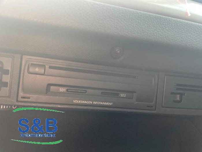 Unité de contrôle Multimedia d'un Volkswagen Golf VII (AUA) 1.6 TDI BlueMotion 16V 2014