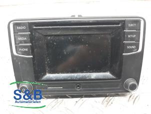 Used Radio CD player Volkswagen Caddy IV 1.6 TDI 16V Price € 200,00 Margin scheme offered by Schaap & Bron