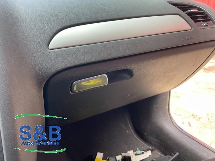 Begagnade Handskfack Audi A4 (B8) 1.8 TFSI 16V Pris € 50,00 Marginaltabell erbjuds av Schaap & Bron