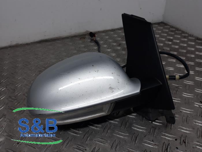 Wing mirror, right from a Volkswagen Golf Plus (5M1/1KP) 1.6 2006
