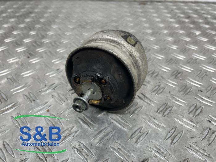 Usagé Support moteur Audi A4 Avant (B6) 2.4 V6 30V Prix € 40,00 Règlement à la marge proposé par Schaap & Bron