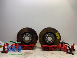 Used Brake set complete front + rear Volkswagen Golf V (1K1) 3.2 R32 V6 24V 4Motion Price € 550,00 Margin scheme offered by Schaap & Bron