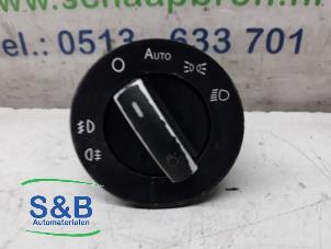 Used Light switch Volkswagen Touareg (7LA/7L6) 2.5 TDI R5 Price € 25,00 Margin scheme offered by Schaap & Bron