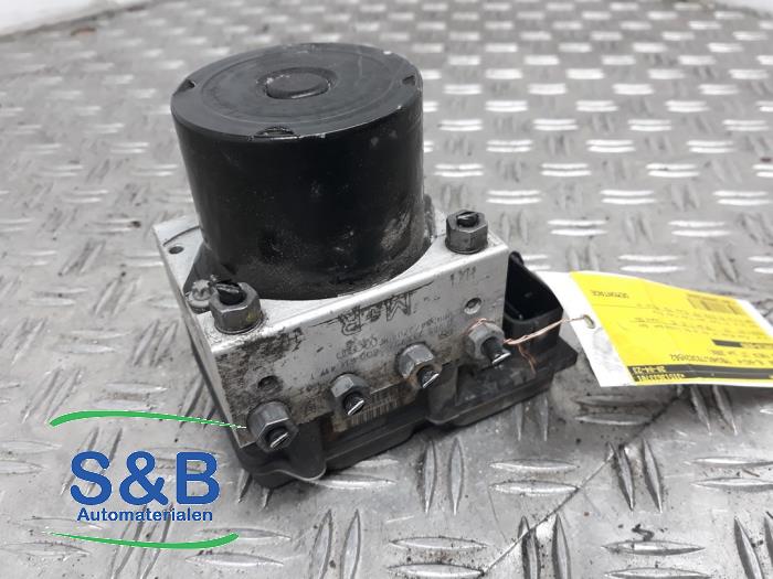 Usagé Pompe ABS Skoda Fabia II Combi 1.2i 12V Prix € 130,00 Règlement à la marge proposé par Schaap & Bron