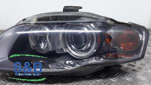 Used Headlight, left Audi A4 Avant Quattro (B7) 2.0 TFSI 20V Price € 275,00 Margin scheme offered by Schaap & Bron