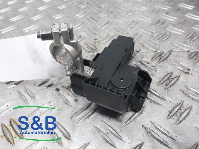 Fuse box Volkswagen Caddy IV 2.0 TDI 75 5WA937548A