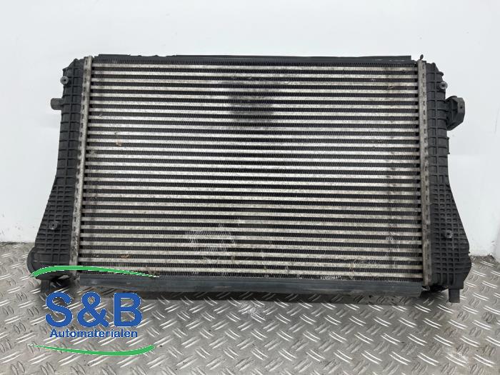 Usados Intercooler Volkswagen Scirocco (137/13AD) 1.4 TSI 160 16V Precio € 74,99 Norma de margen ofrecido por Schaap & Bron