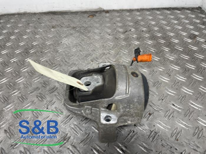 Used Engine mount Audi A5 Cabriolet Quattro (B8F/B8K) 3.0 TDI V6 24V Price € 70,00 Margin scheme offered by Schaap & Bron