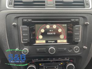 Usados Radio Volkswagen Jetta IV (162/16A) 1.6 TDI 16V Precio € 225,00 Norma de margen ofrecido por Schaap & Bron