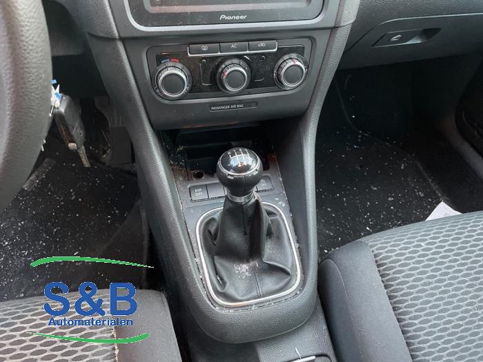 Begagnade Klimatpanel Volkswagen Golf VI (5K1) 1.2 TSI BlueMotion Pris € 30,00 Marginaltabell erbjuds av Schaap & Bron