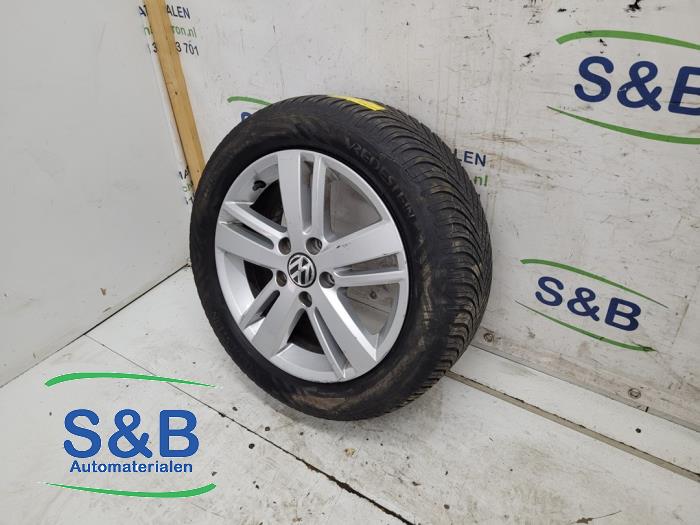 Wheel + tyre from a Volkswagen Sharan