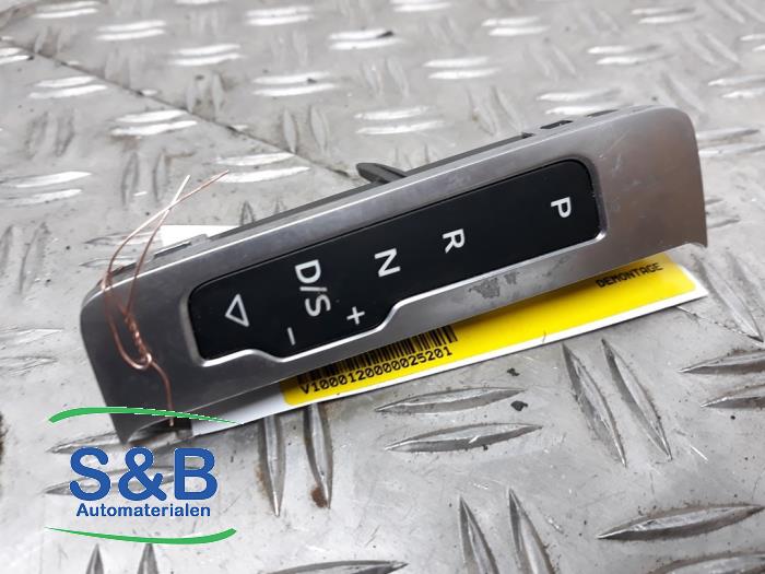 Usados Interruptor Audi A3 Limousine (8VS/8VM) 2.0 TDI 16V Quattro Precio € 20,00 Norma de margen ofrecido por Schaap & Bron