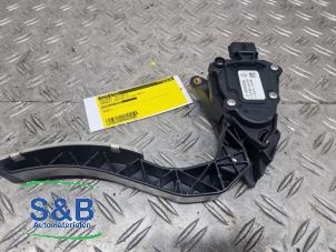 Used Accelerator pedal Renault Captur (2R) 1.2 TCE 16V EDC Price € 30,00 Margin scheme offered by Schaap & Bron
