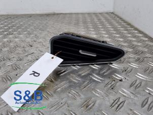 Usados Rejilla de aire lateral Volkswagen ID.3 (E11) Pro Precio € 20,00 Norma de margen ofrecido por Schaap & Bron
