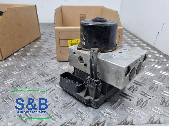 Używane Sterownik ABS Audi TT (8N3) 1.8 20V Turbo Cena € 200,00 Procedura marży oferowane przez Schaap & Bron