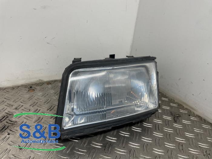 Nowe Reflektor lewy Audi 100 (C4) 2.0 E Cena € 54,45 Z VAT oferowane przez Schaap & Bron
