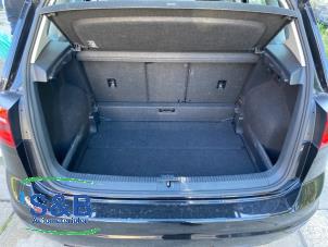 Używane Plyta podlogowa bagaznika Volkswagen Golf Sportsvan (AUVS) 1.4 TSI 16V Cena € 150,00 Procedura marży oferowane przez Schaap & Bron