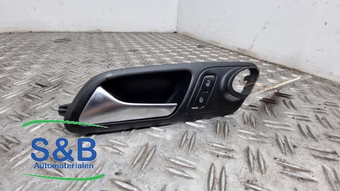 Begagnade Handtag Volkswagen Passat CC (357) 1.8 TSI 16V Pris € 25,00 Marginaltabell erbjuds av Schaap & Bron