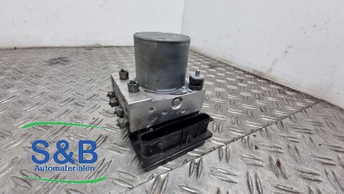 Begagnade ABS-pump Renault Clio III (BR/CR) 1.2 16V 75 Pris € 45,00 Marginaltabell erbjuds av Schaap & Bron