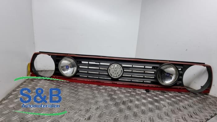 Używane Grill Volkswagen Golf II (19E) 1.8 GTI Cena € 150,00 Procedura marży oferowane przez Schaap & Bron