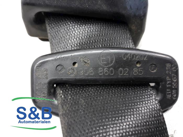 Front seatbelt buckle, left from a Volkswagen Crafter 2.5 TDI 30/32/35 2006