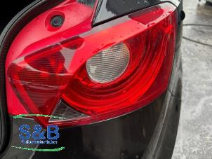 Używane Tylne swiatlo pozycyjne prawe Seat Ibiza IV (6J5) 1.2 TDI Ecomotive Cena € 24,99 Procedura marży oferowane przez Schaap & Bron