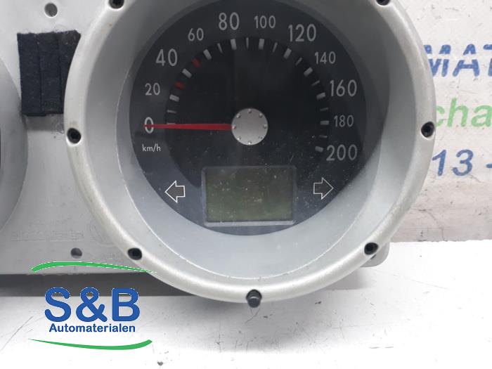 Instrument panel from a Volkswagen Lupo (6X1) 1.2 TDI 3L 2001