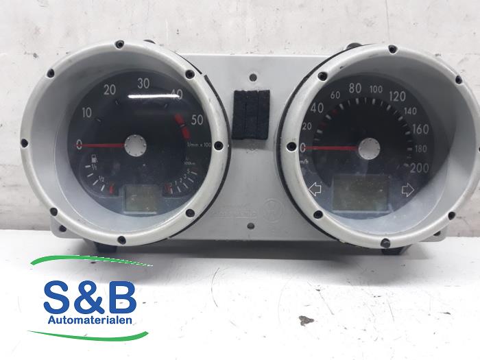 Instrument panel from a Volkswagen Lupo (6X1) 1.2 TDI 3L 2001